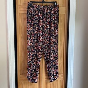 American Eagle floral pants m